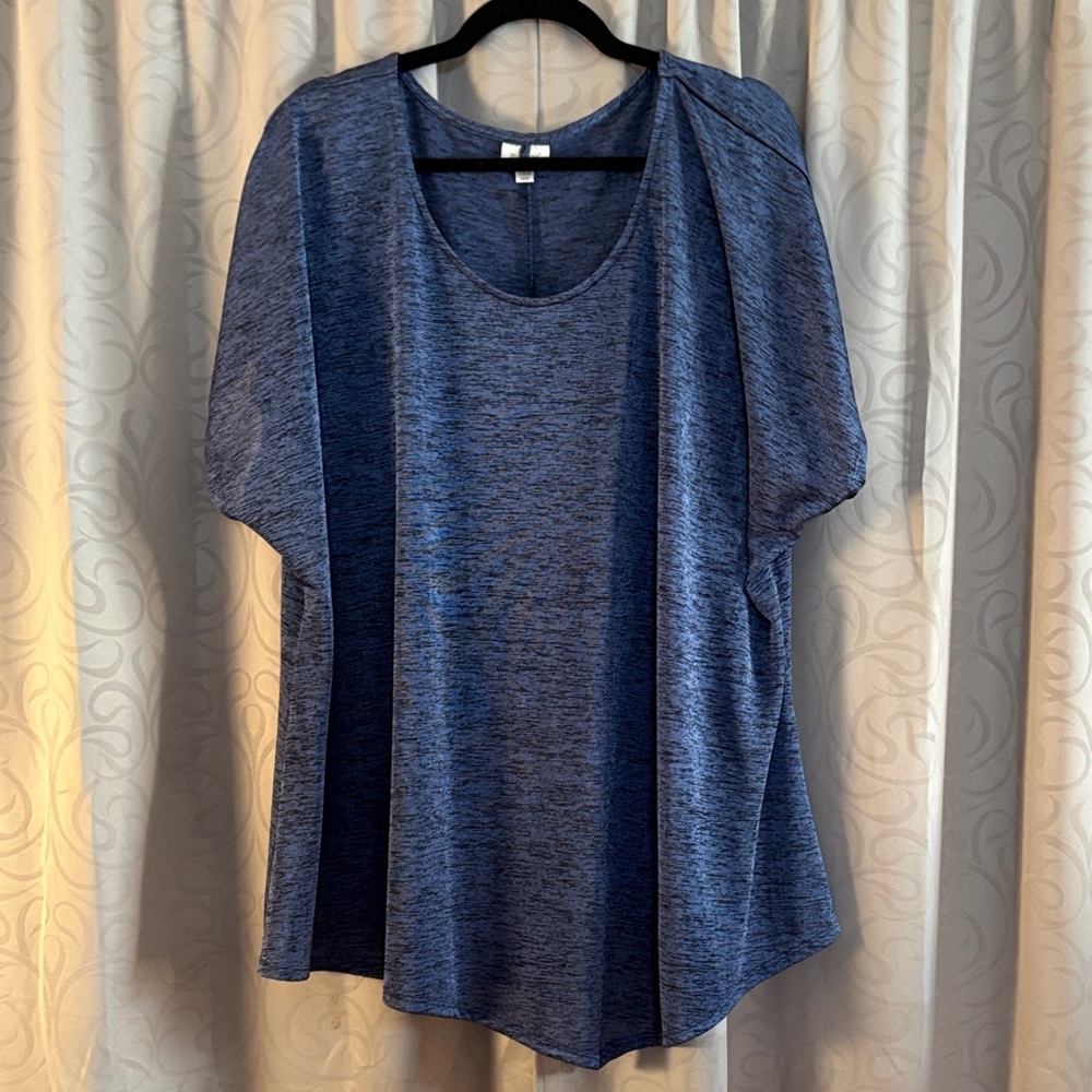 Avenue Heathered Blue Short Sleeve Top